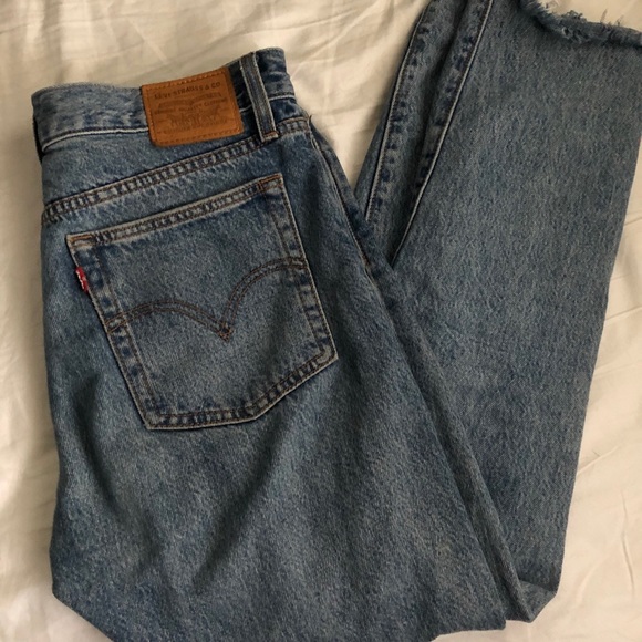Levi’s wedgie light wash jeans